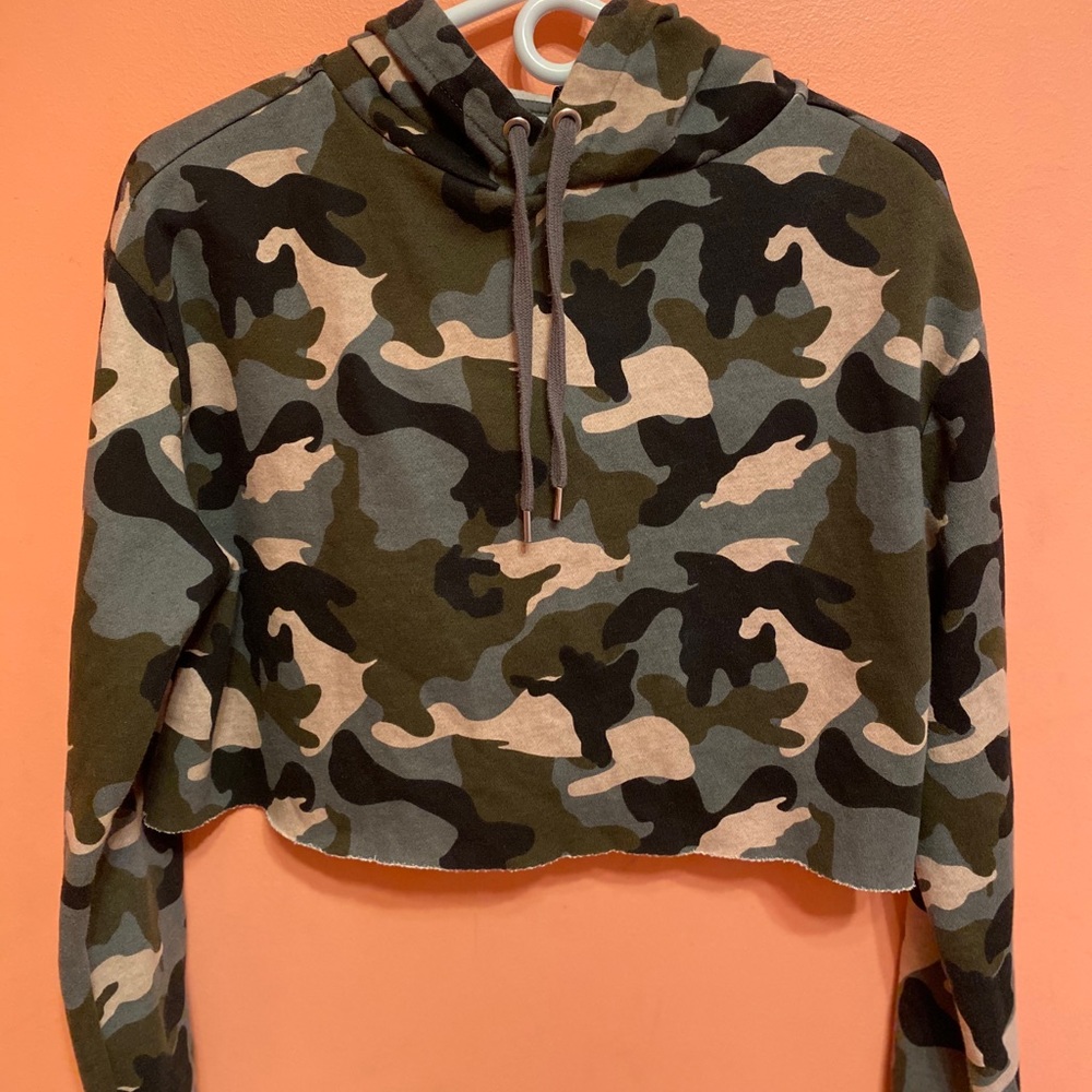 H&M cropped sweatshirt